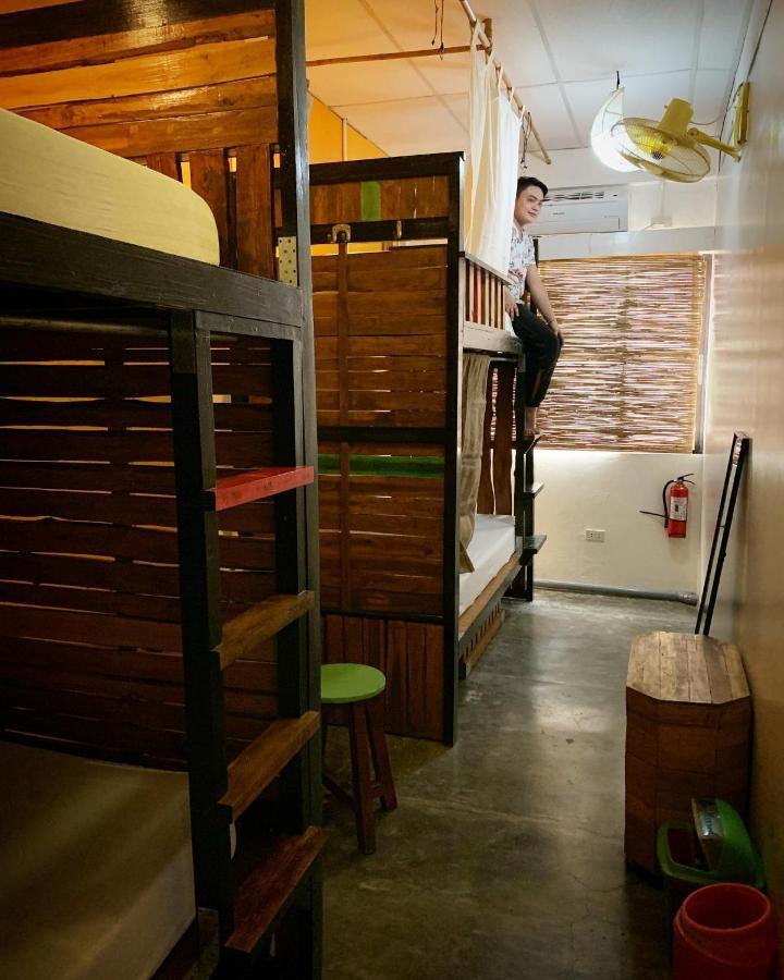 Moon Fools Hostel Panglao Esterno foto